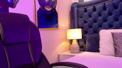 Your Princess Violet online show from 10/03/25, 09:34