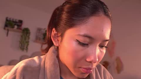 violeth___ online show from 10/14/25, 11:22