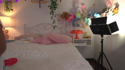 violeth___ online show from 05/21/26, 12:01