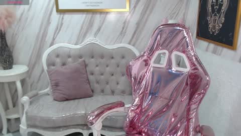 violeth_b online show from 12/05/24, 12:33