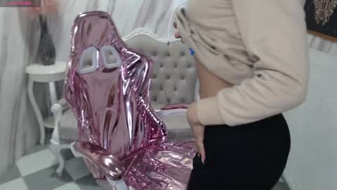 violeth_b online show from 12/13/24, 12:50