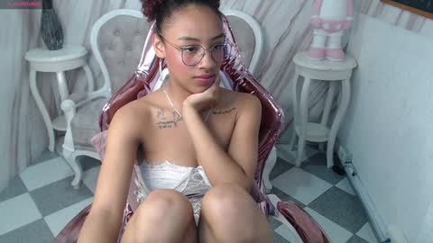 violeth_b online show from 12/13/24, 04:38