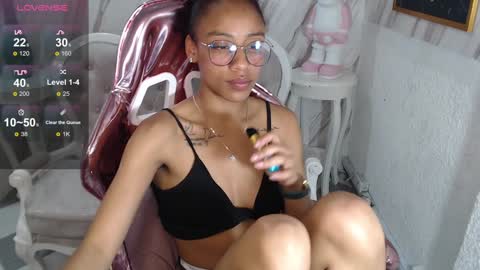 violeth_b online show from 01/10/25, 06:38