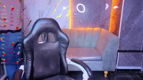 violeth_b online show from 11/21/25, 12:59