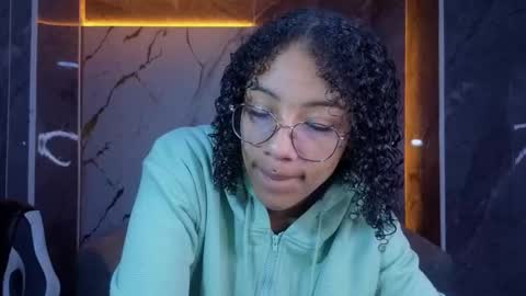 Snapshot of violeth_b chatting on 01/14/26, 12:44 violeth_b online show from 01/14/26, 12:44