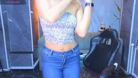 Snapshot of violeth_b chatting on 06/24/26, 12:48 violeth_b online show from 06/24/26, 12:48