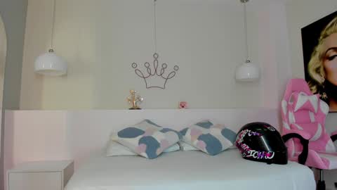 Violeth Hill online show from 01/09/25, 03:26