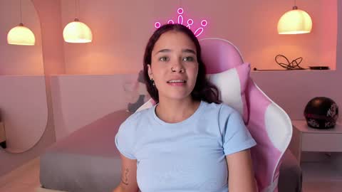 Violeth Hill online show from 01/12/25, 03:17