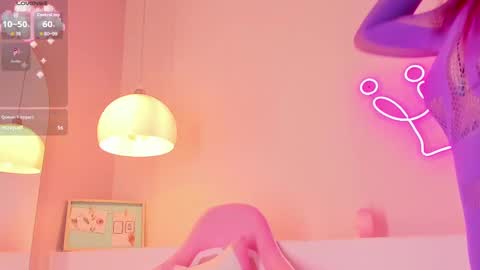 Snapshot of violeth_hill chatting on 09/25/25, 08:01 Violeth Hill online show from 09/25/25, 08:01