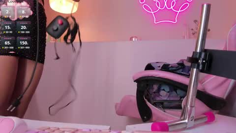 Snapshot of violeth_hill chatting on 09/28/25, 07:41 Violeth Hill online show from 09/28/25, 07:41