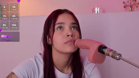 Snapshot of violeth_hill chatting on 10/15/25, 08:20 Violeth Hill online show from 10/15/25, 08:20