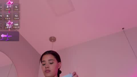 Snapshot of violeth_hill chatting on 10/25/25, 07:41 Violeth Hill online show from 10/25/25, 07:41