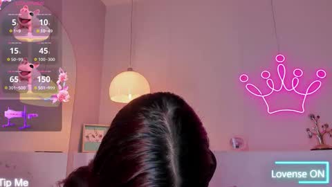 Snapshot of violeth_hill chatting on 11/24/25, 08:08 Violeth Hill online show from 11/24/25, 08:08