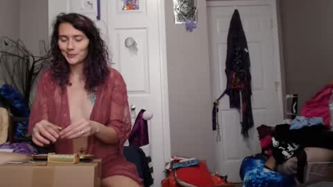 Violet Hooper online show from 12/10/24, 03:22