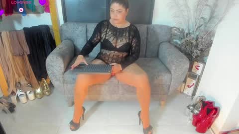 VIOLETA MONTANA online show from 05/01/26, 09:14