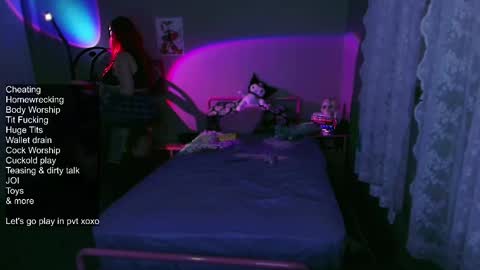 Violet October online show from 09/13/25, 04:56