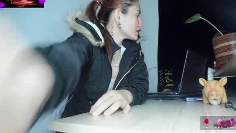 Snapshot of violetparkker chatting on 02/22/26, 02:13 violetparkker online show from 02/22/26, 02:13