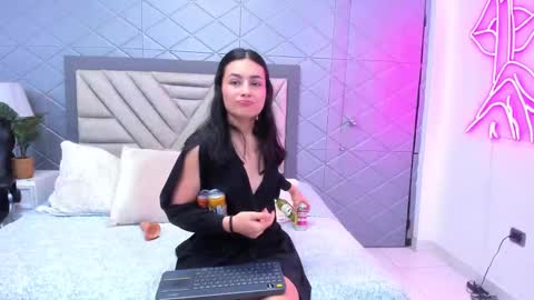 Violet Rousse online show from 03/09/25, 11:25