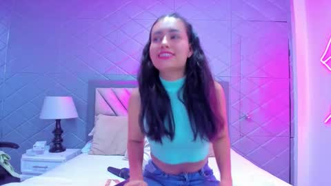 Snapshot of violetrousse chatting on 10/12/25, 03:11 Violet Rousse online show from 10/12/25, 03:11