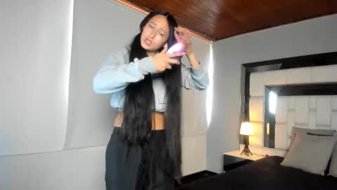 Snapshot of violetskinny chatting on 11/19/25, 07:58 violetskinny online show from 11/19/25, 07:58