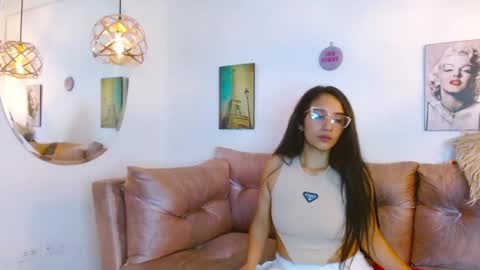 violetsweet_cs online show from 02/04/25, 07:07