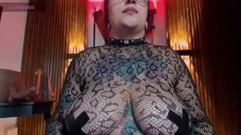 violett_8 online show from 07/04/26, 12:17