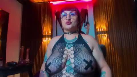 violett_8 online show from 07/20/26, 10:45