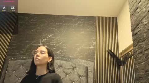 ViolettGolden online show from 09/11/25, 10:59