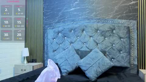 Snapshot of violett__golden chatting on 09/23/25, 11:24 ViolettGolden online show from 09/23/25, 11:24