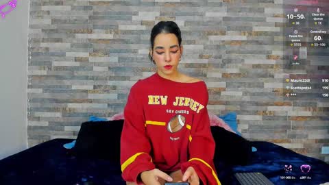 Snapshot of violett__golden chatting on 10/07/25, 02:09 ViolettGolden online show from 10/07/25, 02:09