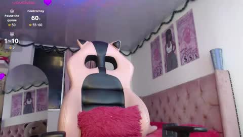 Snapshot of violett_brown9 chatting on 04/30/26, 04:19 violett_brown9 online show from 04/30/26, 04:19