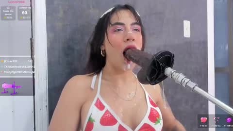 Snapshot of violett_collins_ chatting on 09/26/25, 04:38 Violett online show from 09/26/25, 04:38