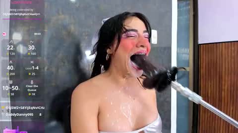 Snapshot of violett_collins_ chatting on 10/25/25, 03:47 Violett online show from 10/25/25, 03:47