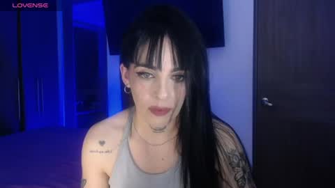 violett  Independent model online show from 07/16/26, 01:33