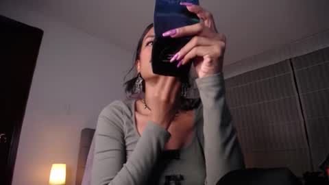 violett_queen122 online show from 10/03/25, 02:52