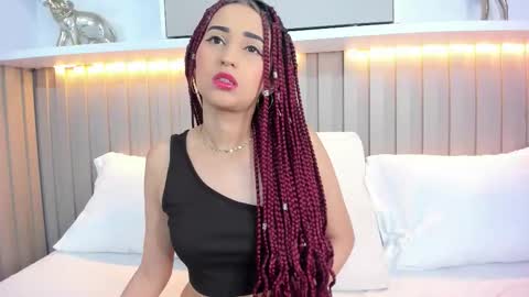 Snapshot of violett_rabbit_ chatting on 10/15/25, 08:09 Violett online show from 10/15/25, 08:09