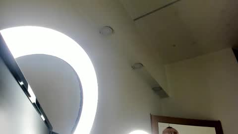 Snapshot of violetta_90_ chatting on 10/12/25, 11:20 Violeta  online show from 10/12/25, 11:20