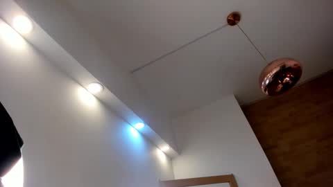 Snapshot of violetta_90_ chatting on 10/28/25, 11:25 Violeta  online show from 10/28/25, 11:25