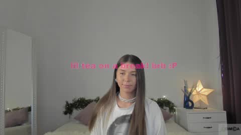violetta_finch online show from 12/05/24, 11:27