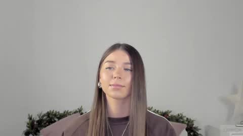 violetta_finch online show from 12/08/24, 08:20