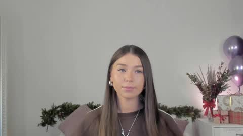 violetta_finch online show from 12/12/24, 08:25