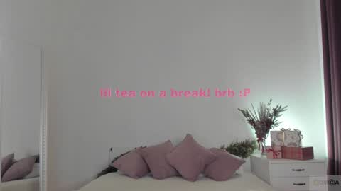 violetta_finch online show from 12/19/24, 11:50