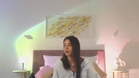 violetta_finch online show from 11/30/25, 10:41