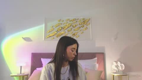 violetta_finch online show from 12/16/25, 10:31