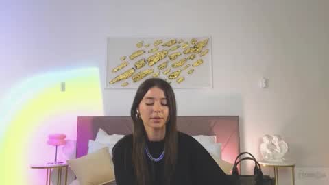 Snapshot of violetta_finch chatting on 02/13/26, 10:33 violetta_finch online show from 02/13/26, 10:33