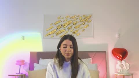 Snapshot of violetta_finch chatting on 02/18/26, 10:22 violetta_finch online show from 02/18/26, 10:22