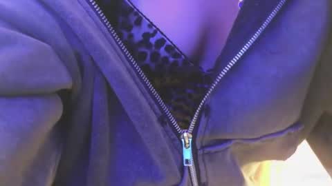 violetta_finch online show from 07/23/26, 10:57
