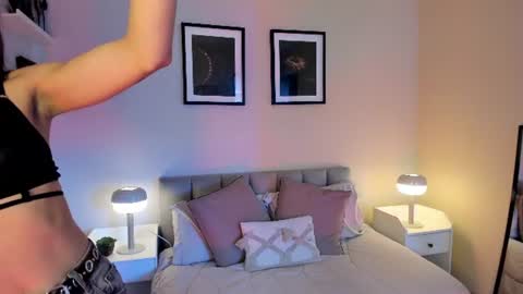 Violetta nur online show from 06/15/26, 06:32