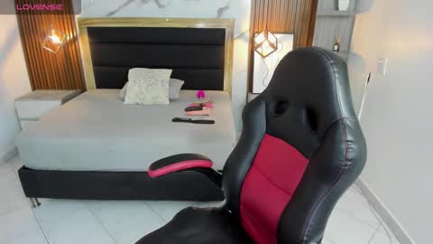Snapshot of violetta_ross1 chatting on 03/17/26, 12:41 VIOLETTA online show from 03/17/26, 12:41