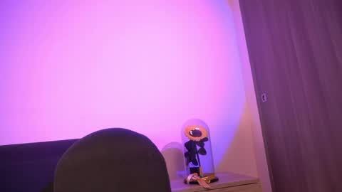 Snapshot of violetta_swift_ chatting on 04/30/26, 03:13 violetta independent model online show from 04/30/26, 03:13